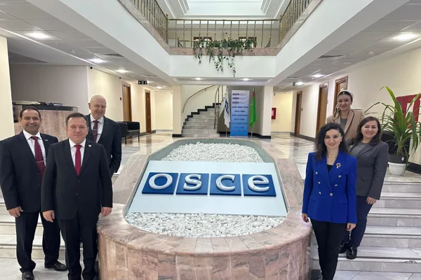 Türkmenistan Yüksek Mahkemesi Bünyesinde Uzmanlaşmış Aile Mahkemesi Sisteminin Geliştirilmesine Yönelik Eğitim Programına Katılım Sağlanmıştır. (4)