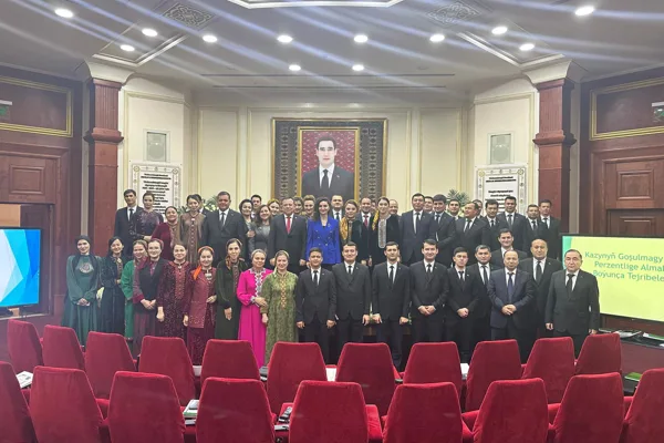 Türkmenistan Yüksek Mahkemesi Bünyesinde Uzmanlaşmış Aile Mahkemesi Sisteminin Geliştirilmesine Yönelik Eğitim Programına Katılım Sağlanmıştır. (6)